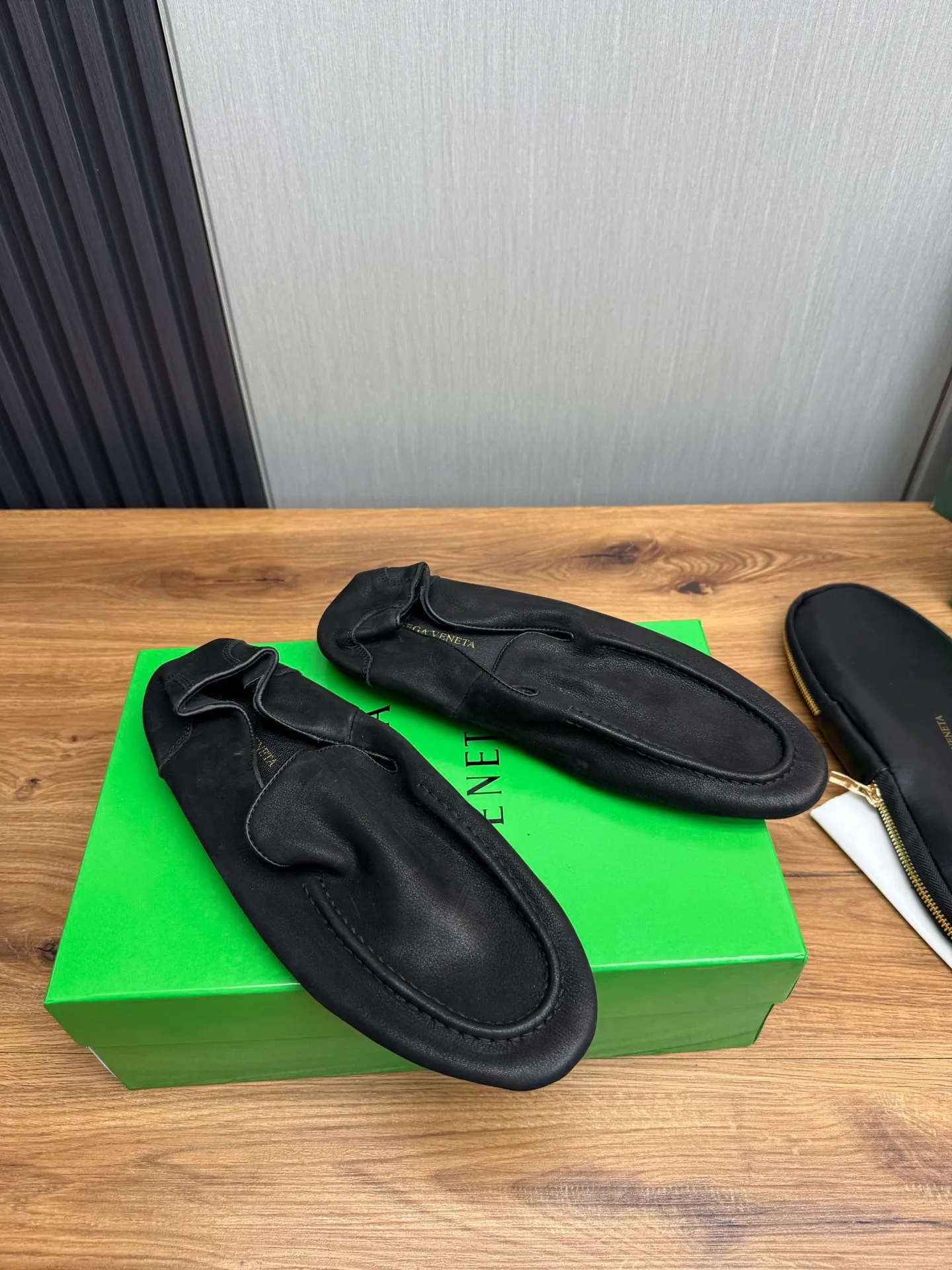 Men's men's shoes💰480💰BV-popular wallet shoes👟Casual, fashionable and comfortable🔗Good travel partner✅Original cowhide + imported cowhide. Original rubber outsole, available all year round👏Size: 38-45 (38.45 custom-made, non-returnable)